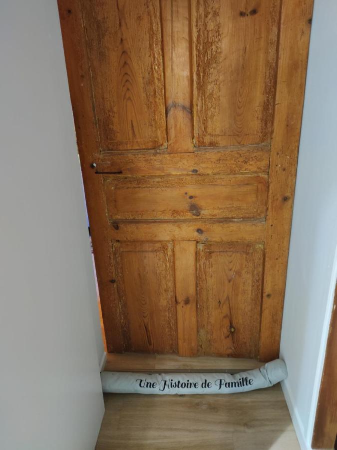 Maison Familiale Et Authentique Saint-Jacques-des-Blats Екстер'єр фото