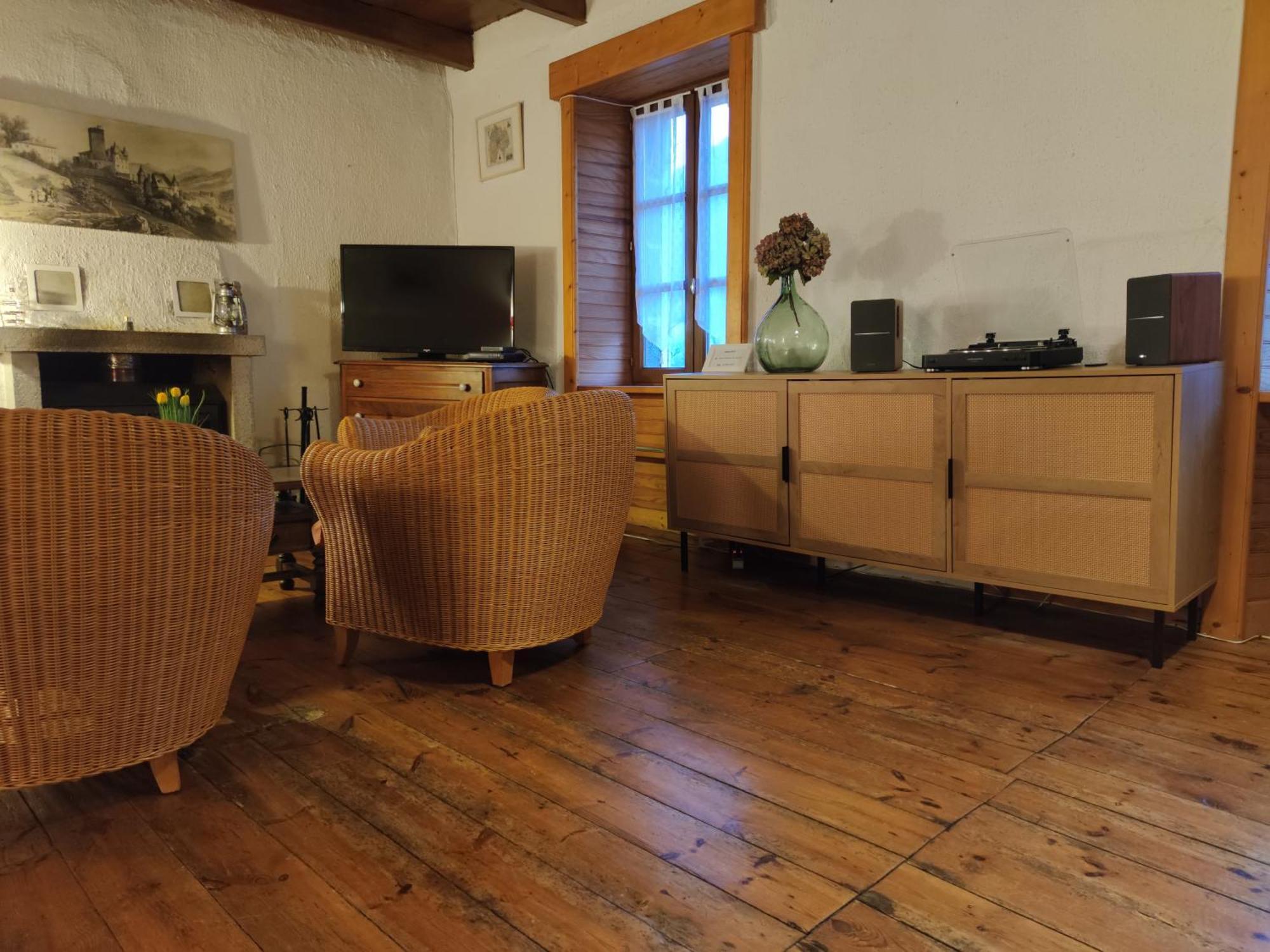 Maison Familiale Et Authentique Saint-Jacques-des-Blats Екстер'єр фото